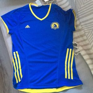 Boston Marathon Supernova running shirt 💙💛